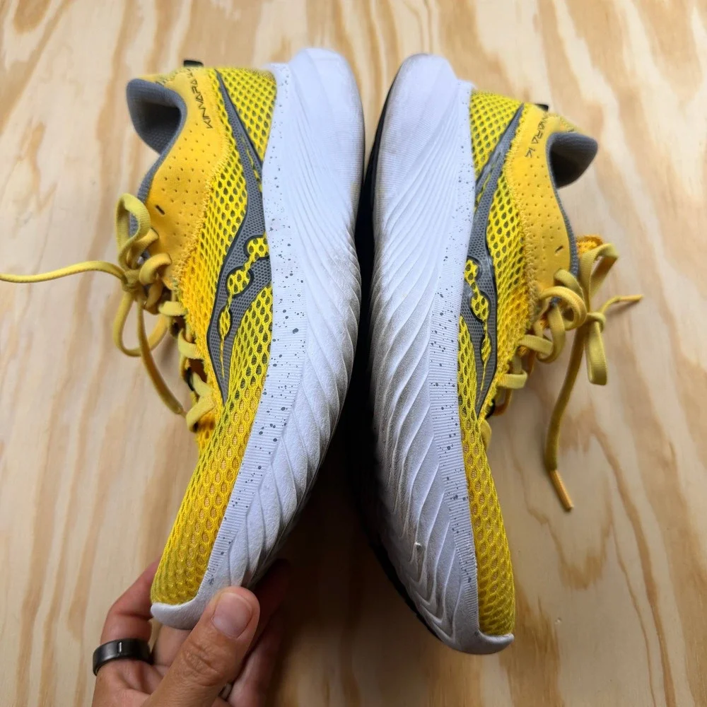 Saucony Kinvara 14 Mens Running Shoes Yellow Gray S20823-123 Size 9